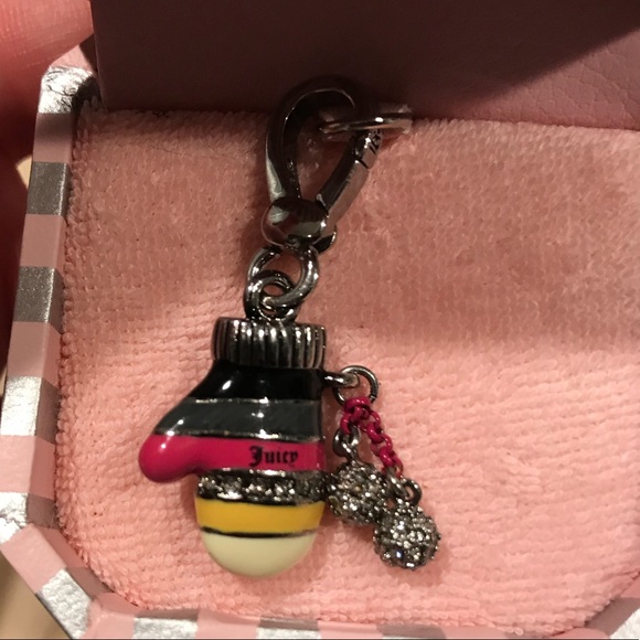 ❌SOLD❌✨BRAND NEW✨ Juicy Couture Mitten Charm - Picture 2 of 4